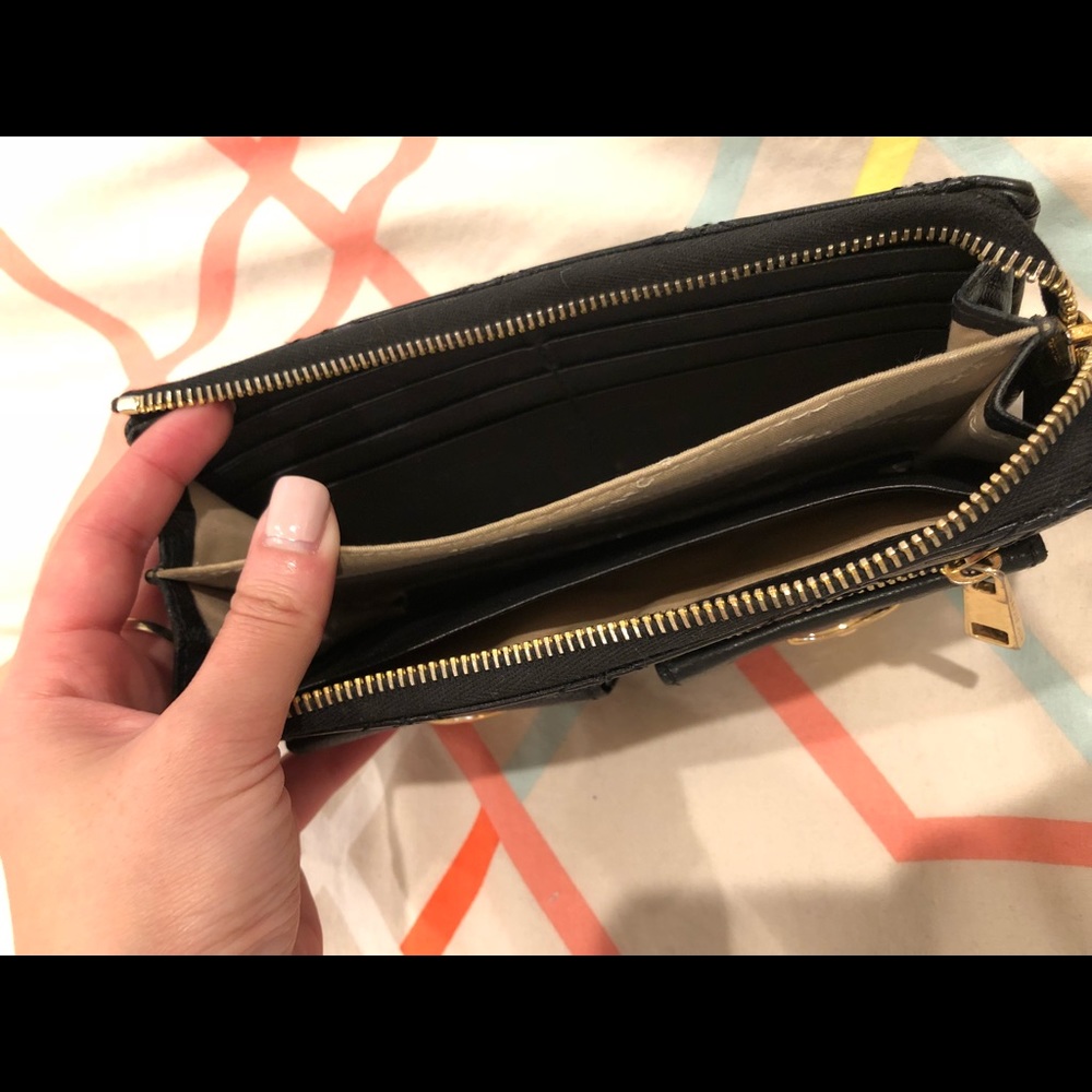 Authentic Marc Jacobs Wallet - Picture 4 of 6